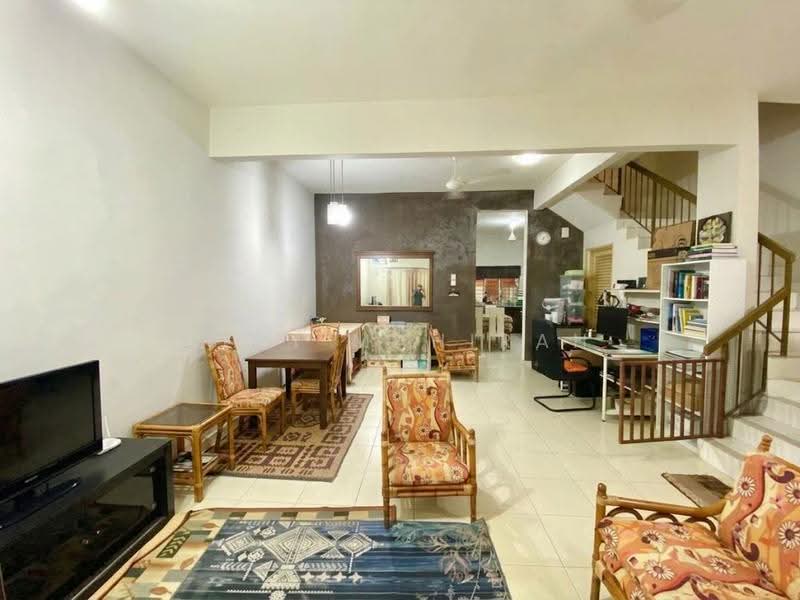 Rumah Teres 2-Tingkat untuk Dijual di Taman Prima Saujana (Kajang) - Aimi Mahirah - Living Room - PropertyGuru.com.my