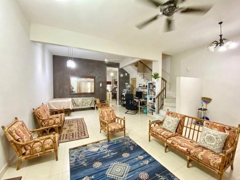 Rumah Teres 2-Tingkat untuk Dijual di Taman Prima Saujana (Kajang) - Aimi Mahirah - Living Room - PropertyGuru.com.my