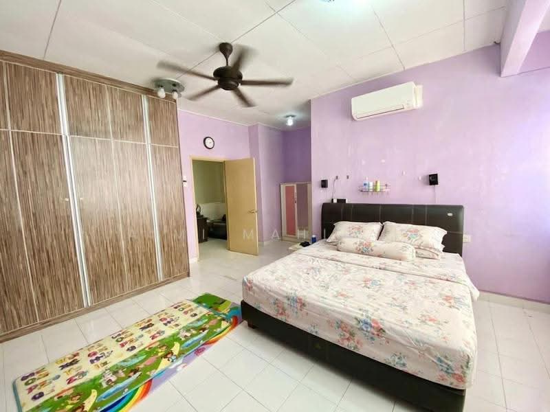 Rumah Teres 2-Tingkat untuk Dijual di Taman Prima Saujana (Kajang) - Aimi Mahirah - Bedroom - PropertyGuru.com.my