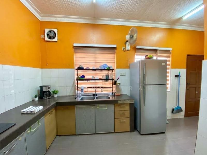 Rumah Teres 2-Tingkat untuk Dijual di Taman Prima Saujana (Kajang) - Aimi Mahirah - Kitchen - PropertyGuru.com.my