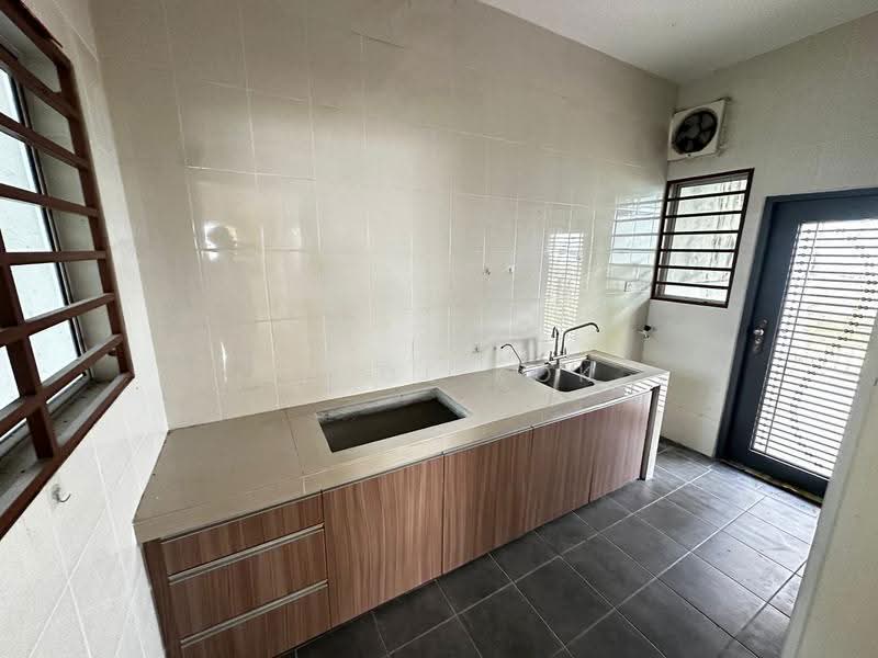 Semi-Detached House for Sale in Kota Emerald (Rawang) - Chloe Kok - Kitchen - PropertyGuru.com.my