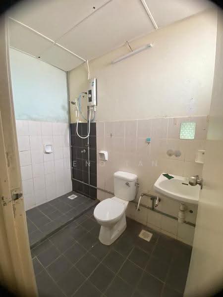 Kondominium untuk Disewa di MJC Upper Sanctuary - Jeno Tan - Bathroom - PropertyGuru.com.my