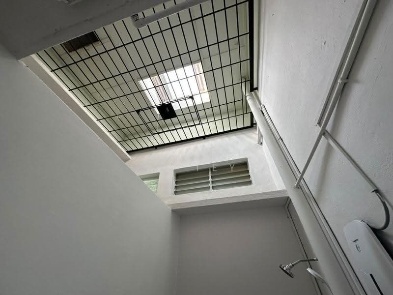 Rumah Teres 1-Tingkat untuk Disewa di Taman Pelangi (Johor Bahru) - YY Tey - Bathroom - PropertyGuru.com.my