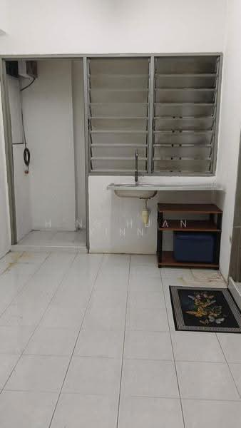 Apartment for Rent at Krystal Heights - H'Ng Huan Yinn - Kitchen - PropertyGuru.com.my