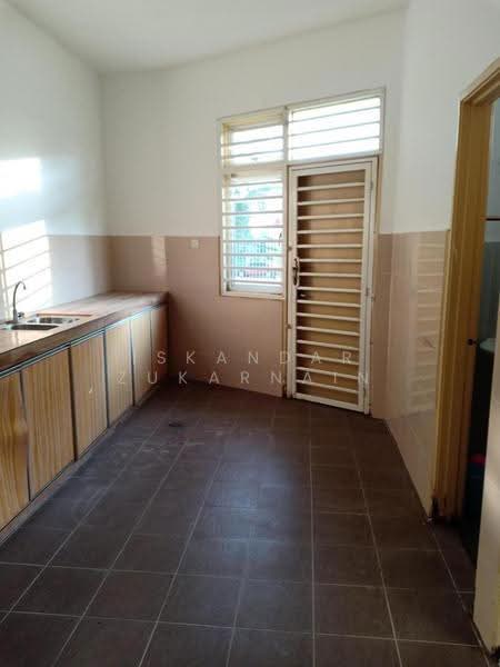 Rumah Kluster untuk Dijual di Johor Bahru (Johor) - Iskandar Zukarnain - Kitchen - PropertyGuru.com.my