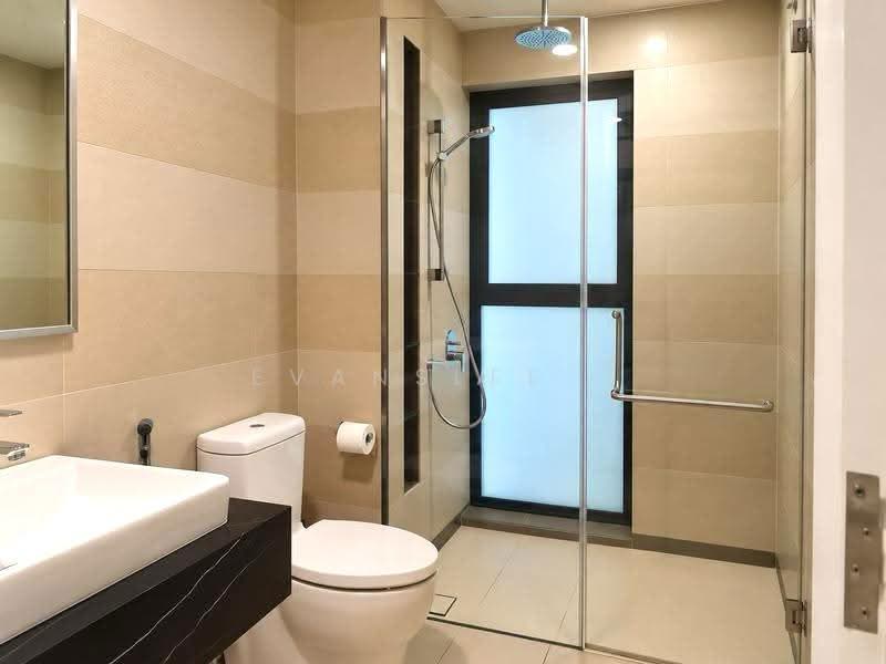 Kondominium untuk Disewa di Westside Three - Evanslee . - Bathroom - PropertyGuru.com.my
