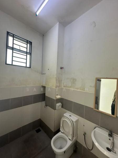 Rumah Teres untuk Disewa di Kangkar Pulai (Skudai) - Sha Saravanan - Bathroom - PropertyGuru.com.my