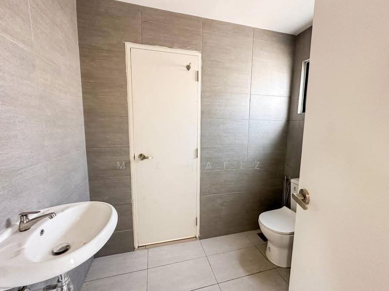 Terraced House for Sale in Gombak (Selangor) - Muz Hafiz - Bathroom - PropertyGuru.com.my