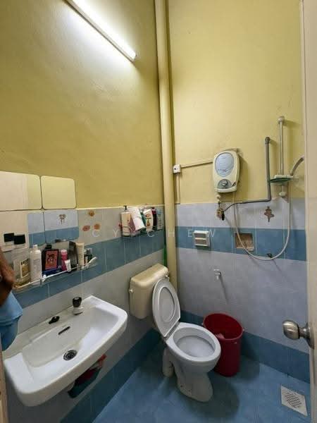 1-storey Terraced House for Sale in Ulu Tiram (Johor) - CY Chew - Bathroom - PropertyGuru.com.my