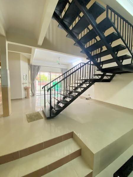 2-storey Terraced House for Rent in Desa Moccis (Sungai Buloh) - Chee Seng - Living Room - PropertyGuru.com.my