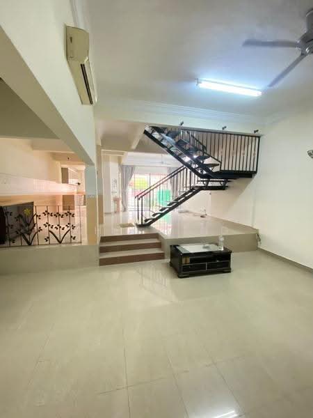 2-storey Terraced House for Rent in Desa Moccis (Sungai Buloh) - Chee Seng - Living Room - PropertyGuru.com.my