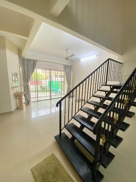 2-storey Terraced House for Rent in Desa Moccis (Sungai Buloh) - Chee Seng - Living Room - PropertyGuru.com.my
