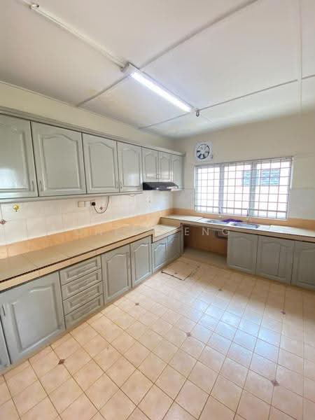 2-storey Terraced House for Rent in Desa Moccis (Sungai Buloh) - Chee Seng - Kitchen - PropertyGuru.com.my