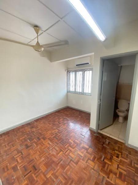 2-storey Terraced House for Rent in Desa Moccis (Sungai Buloh) - Chee Seng - Bathroom - PropertyGuru.com.my