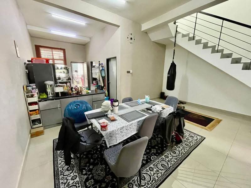 Rumah Teres 2-Tingkat untuk Dijual di Semenyih (Selangor) - Ewat Khairul - Kitchen - PropertyGuru.com.my