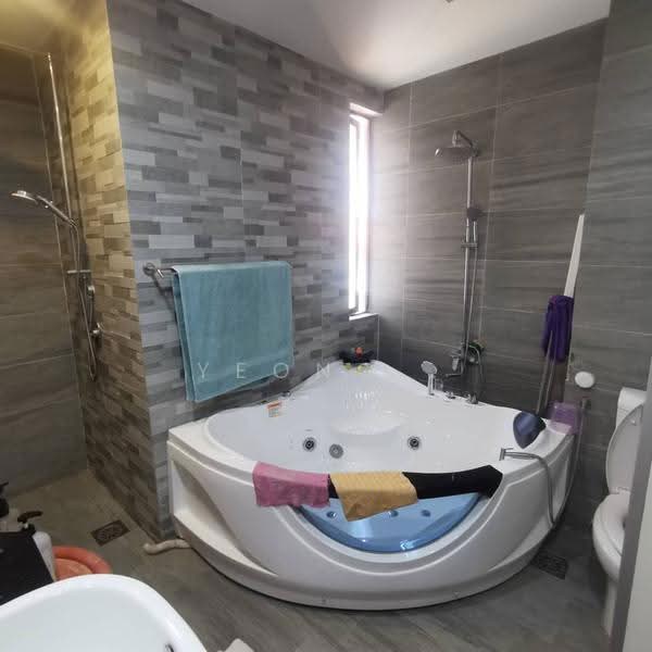Rumah Banglo untuk Dijual di Bukit Rahman Putra (Sungai Buloh) - Yeong . - Bathroom - PropertyGuru.com.my