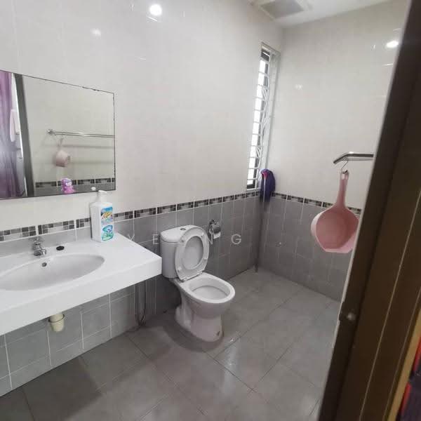 Rumah Banglo untuk Dijual di Bukit Rahman Putra (Sungai Buloh) - Yeong . - Bathroom - PropertyGuru.com.my