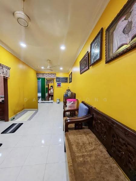 1-storey Terraced House for Sale in Taman Universiti (Skudai) - Daniel Yong - Living Room - PropertyGuru.com.my