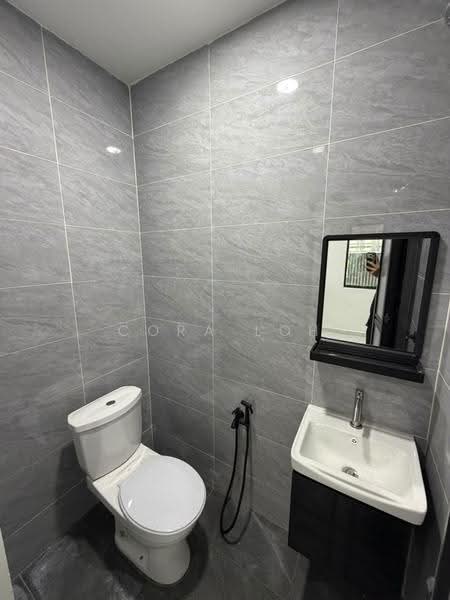 Rumah Teres 1-Tingkat untuk Dijual di Taman Johor Jaya (Johor Bahru) - Cora Loh - Bathroom - PropertyGuru.com.my