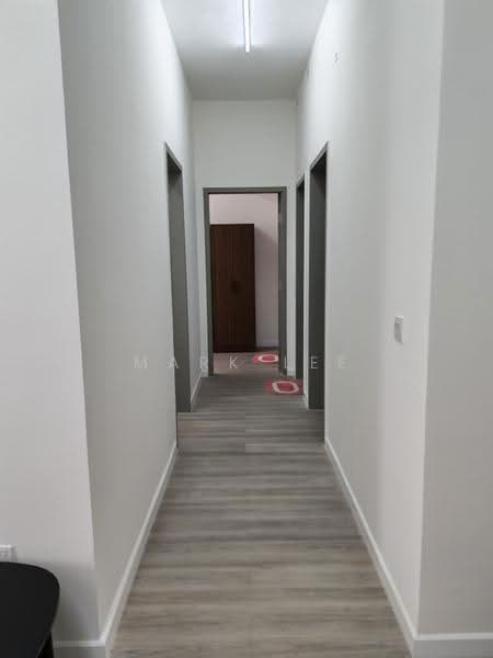 Kondominium untuk Disewa di Lakefront Residence - Mark Lee - Corridor - PropertyGuru.com.my