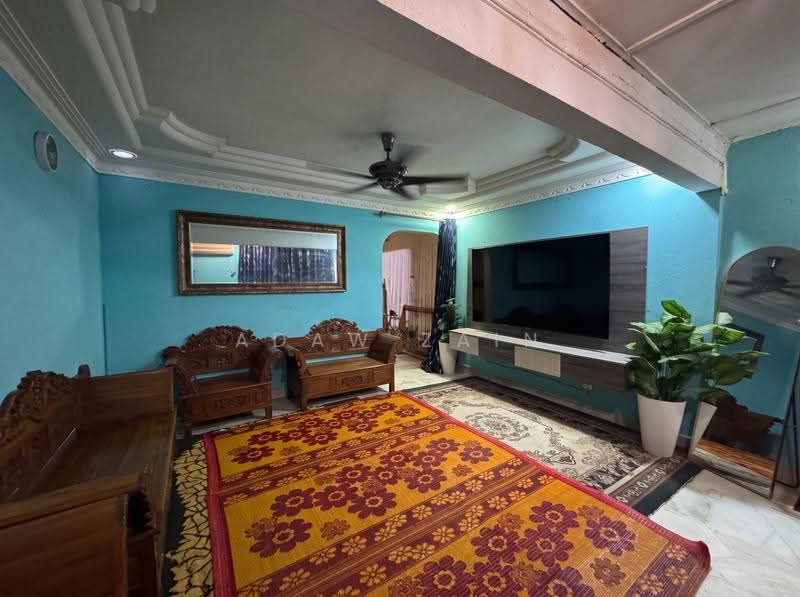 2.5-storey Terraced House for Sale in Taman Sri Muda (Shah Alam) - Adaw Zain - Living Room - PropertyGuru.com.my