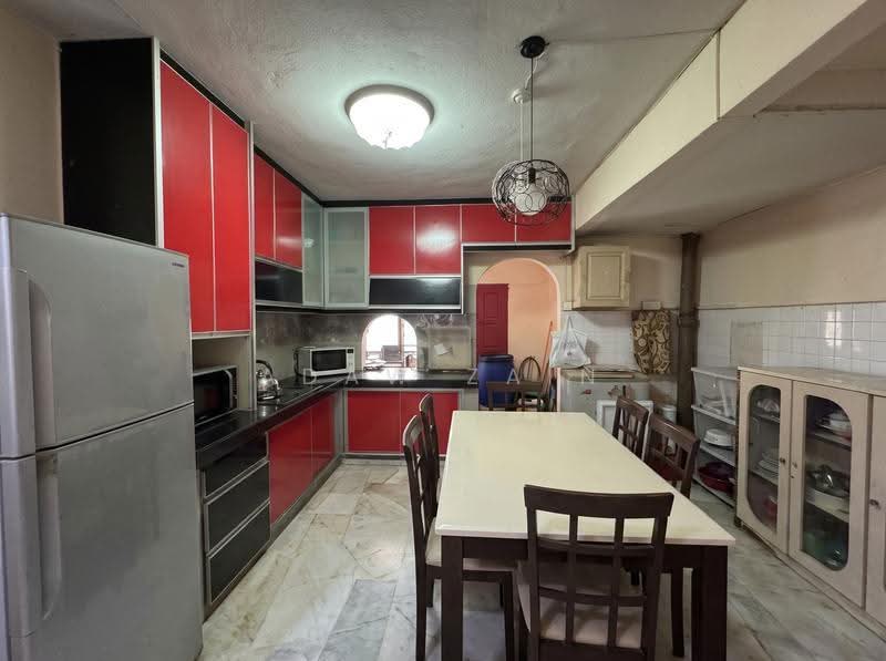 2.5-storey Terraced House for Sale in Taman Sri Muda (Shah Alam) - Adaw Zain - Kitchen - PropertyGuru.com.my