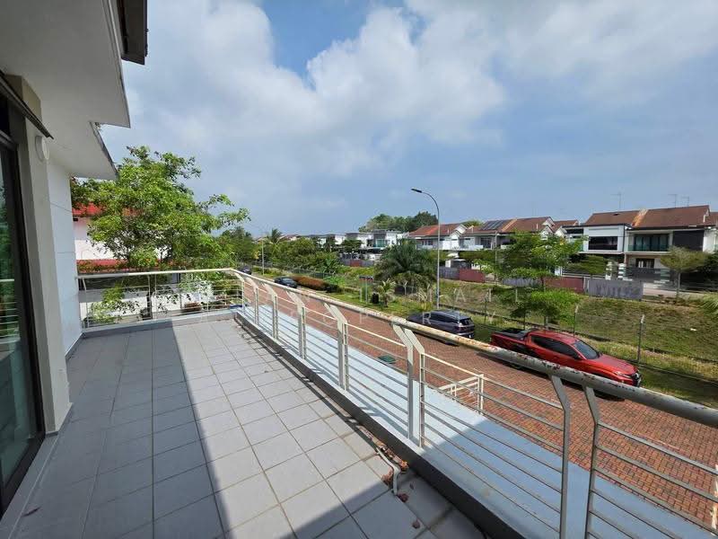 Cluster House for Sale in Taman Daiman Jaya (Kota Tinggi) - Azlan Ismail aiproperty - Balcony - PropertyGuru.com.my