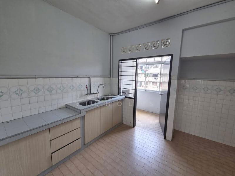Flat for Sale at Pangsapuri Kekwa - Jared A. Nicholas - Kitchen - PropertyGuru.com.my