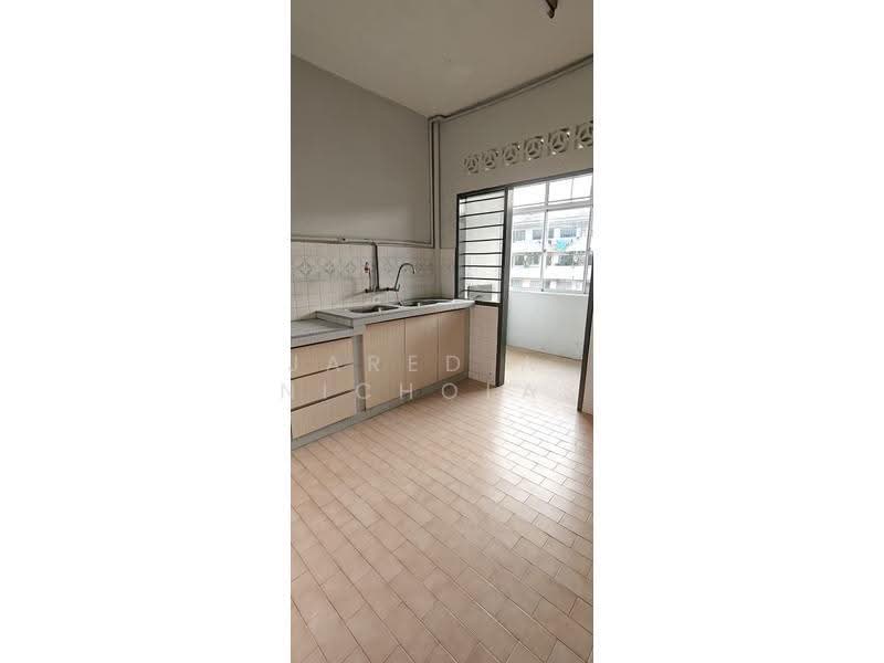 Flat for Sale at Pangsapuri Kekwa - Jared A. Nicholas - Kitchen - PropertyGuru.com.my