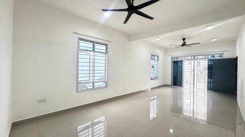 2-storey Terraced House for Rent in Taman Dato Onn (Johor Bahru) - Heng . - Living Room - PropertyGuru.com.my