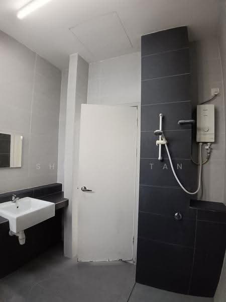 Rumah Teres 2-Tingkat untuk Disewa di Taman Desa Tebrau (Tebrau) - Shi Ying Tan - Bathroom - PropertyGuru.com.my