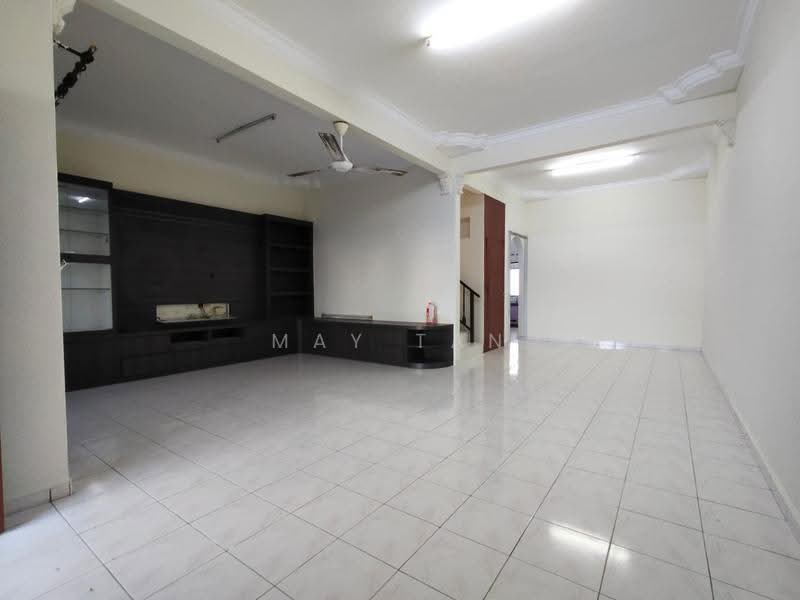 2-storey Terraced House for Sale in Taman Sri Kluang (Kluang) - May Tan - Living Room - PropertyGuru.com.my