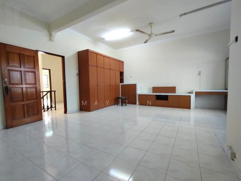 2-storey Terraced House for Sale in Taman Sri Kluang (Kluang) - May Tan - Living Room - PropertyGuru.com.my