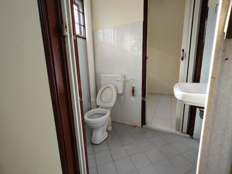 2-storey Terraced House for Sale in Taman Sri Kluang (Kluang) - May Tan - Bathroom - PropertyGuru.com.my