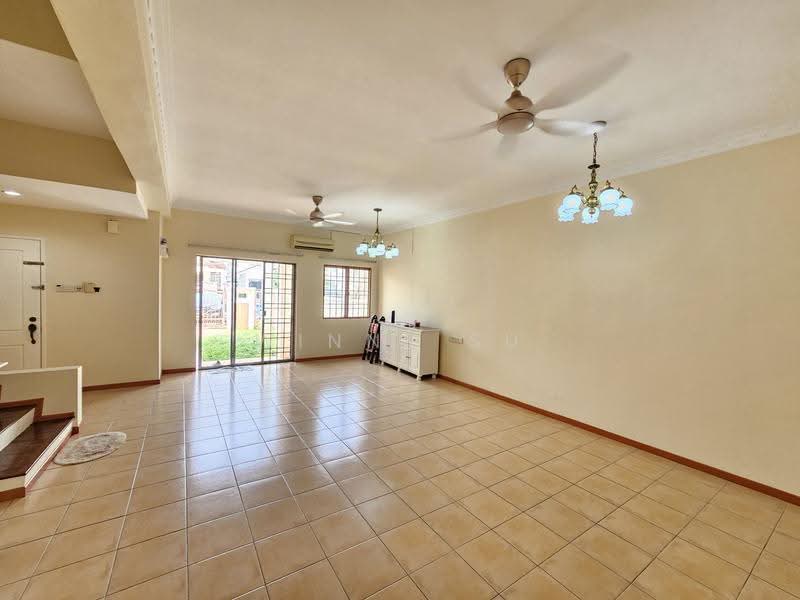 2-storey Terraced House for Sale in Sunway Kayangan (Shah Alam) - Winny Su - Living Room - PropertyGuru.com.my