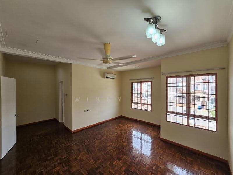 2-storey Terraced House for Sale in Sunway Kayangan (Shah Alam) - Winny Su - Living Room - PropertyGuru.com.my