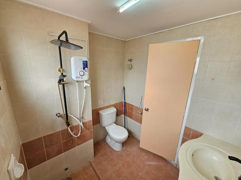 2-storey Terraced House for Sale in Sunway Kayangan (Shah Alam) - Winny Su - Bathroom - PropertyGuru.com.my