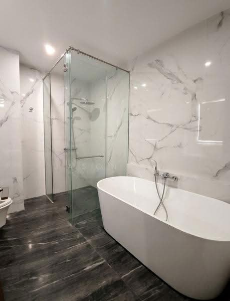 Kediaman Servis untuk Dijual di Core Residence @ TRX - Jason Teo - Bathroom - PropertyGuru.com.my
