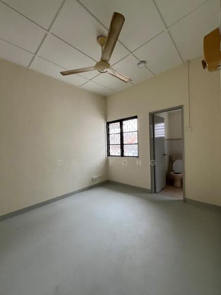 Terraced House for Rent in Batu 9 (Cheras) - DC Leong - Bathroom - PropertyGuru.com.my