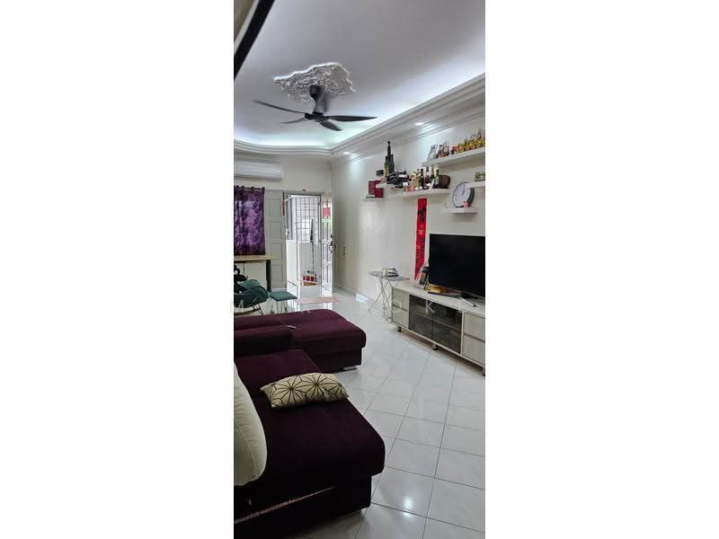 1.5-storey Terraced House for Sale in Kuchai Lama (Kuala Lumpur) - Max Loke - Living Room - PropertyGuru.com.my