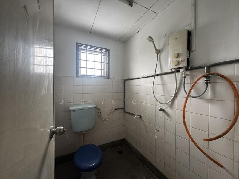 Terraced House for Sale in Usj 2 (Subang Jaya) - Jeslyn Chua - Bathroom - PropertyGuru.com.my