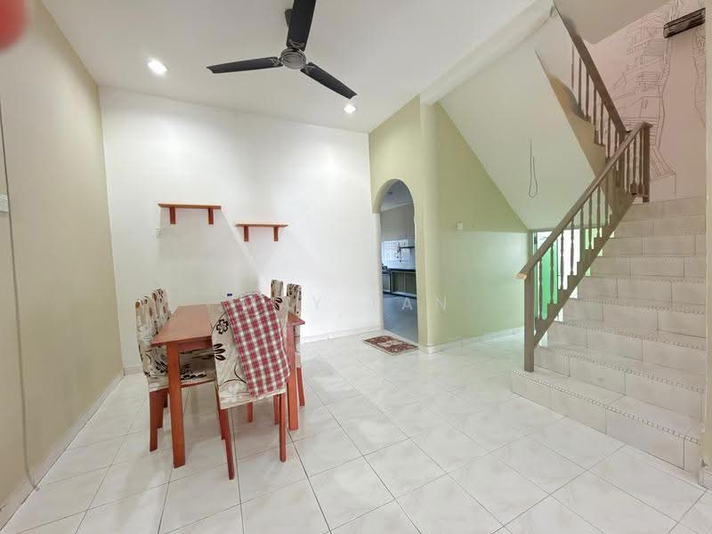2-storey Terraced House for Sale in Taman Sri Kluang (Kluang) - May Tan - Dining Room - PropertyGuru.com.my