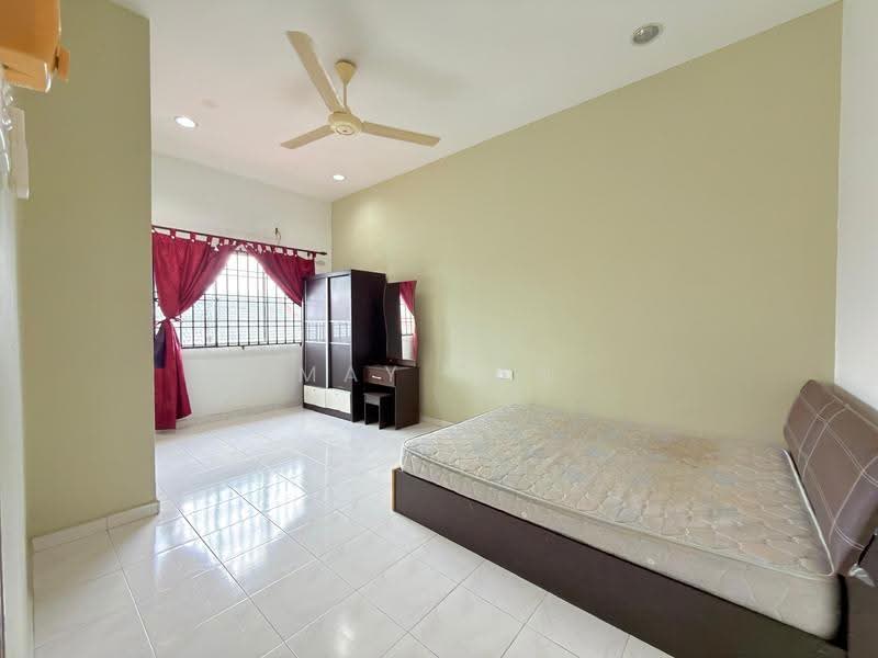2-storey Terraced House for Sale in Taman Sri Kluang (Kluang) - May Tan - Bedroom - PropertyGuru.com.my