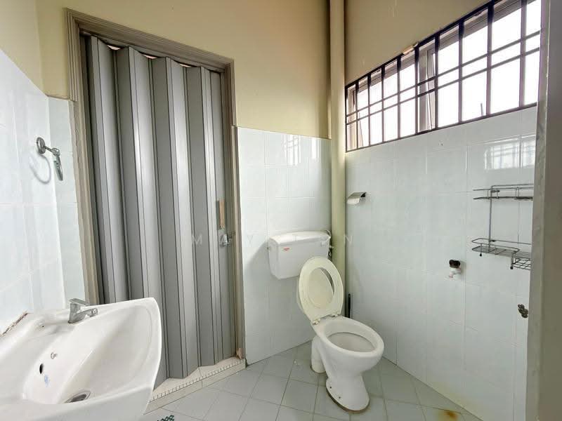 2-storey Terraced House for Sale in Taman Sri Kluang (Kluang) - May Tan - Bathroom - PropertyGuru.com.my