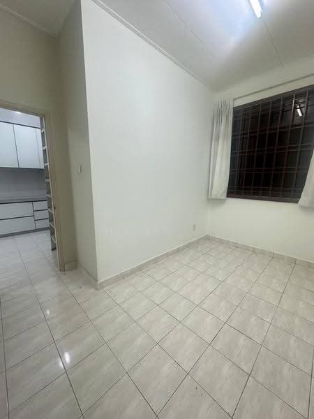 Rumah Teres 1-Tingkat untuk Disewa di Permas Jaya (Johor Bahru) - Heng . - Living Room - PropertyGuru.com.my