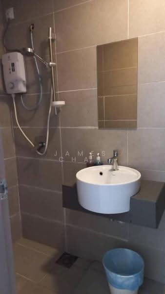 Kediaman Servis untuk Dijual di Pinnacle Petaling Jaya - James Chan - Bathroom - PropertyGuru.com.my