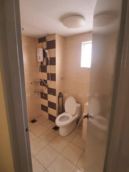 Kondominium untuk Dijual di Cova Suites - Melvin Ong - Bathroom - PropertyGuru.com.my