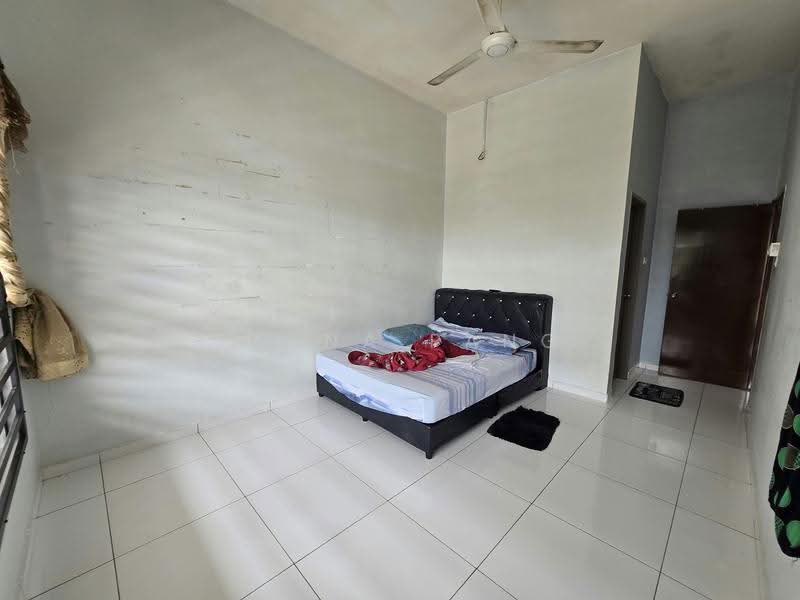 Rumah Teres 1-Tingkat untuk Dijual di Bandar Putra Kulai (Kulai) - Rayna Pang - Bedroom - PropertyGuru.com.my