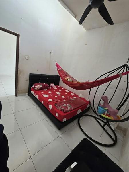 Rumah Teres 1-Tingkat untuk Dijual di Bandar Putra Kulai (Kulai) - Rayna Pang - Bedroom - PropertyGuru.com.my