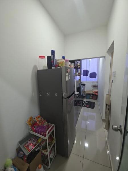 Service Residence for Sale at D'carlton (Residensi Seri Mega) - Henry Lee - Kitchen - PropertyGuru.com.my